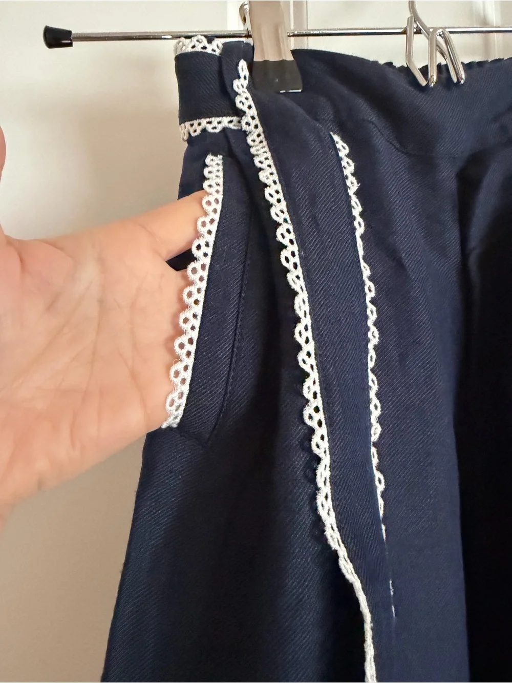 Chlóe Navy linen pants with Contrast White Trim and Waist Tie